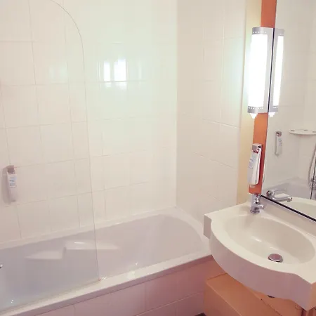 Hotel Ibis Centre 3*