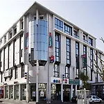 Ibis Centre 3*