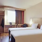 Ibis Centre 3*
