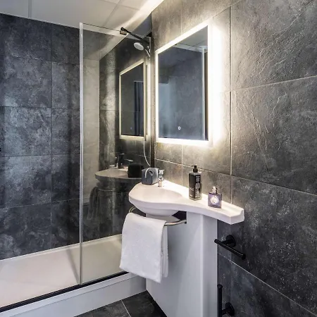Ibis Centre Hotel 3*