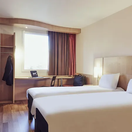 Ibis Centre 3*