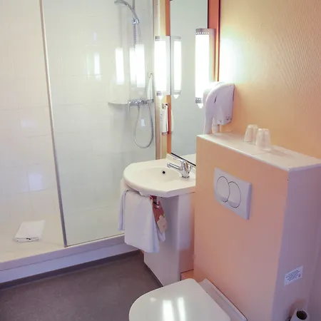 Ibis Centre Hotel 3*