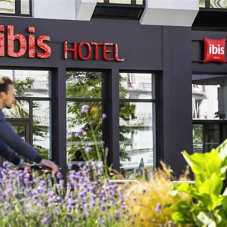 Ibis Centre 3*