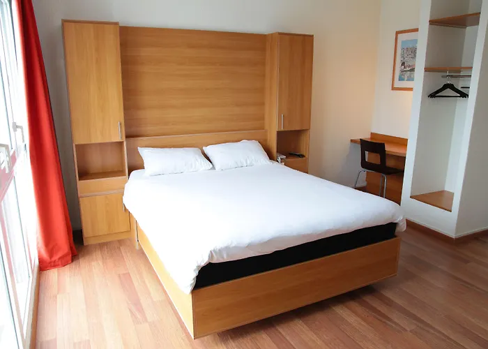 宜必思布雷斯特中心酒店