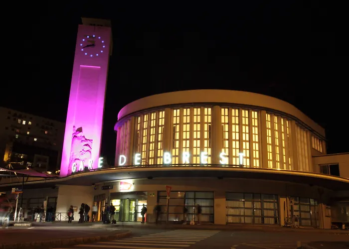 宜必思布雷斯特中心酒店 酒店